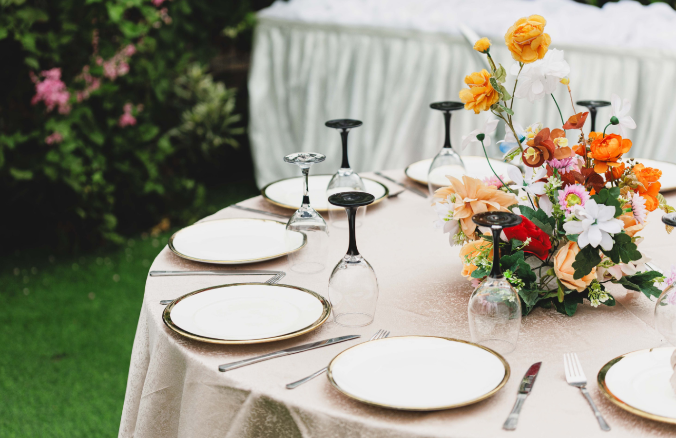 Family Gathering Garden Table Setup Package