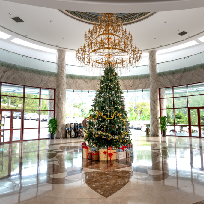 Hotel Lobby Holiday Setup Package